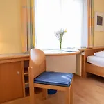 Hotell Spectrum Kirche Exerzitien-und Bildungshaus Auf Mariahilf