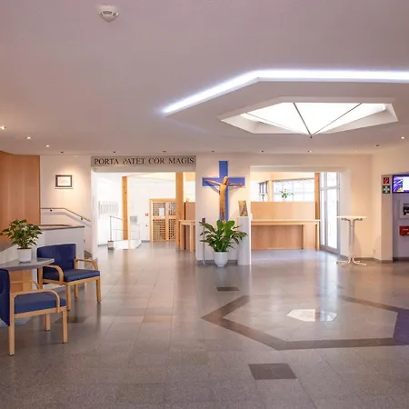 Отель Spectrum Kirche Exerzitien-und Bildungshaus Auf Mariahilf *