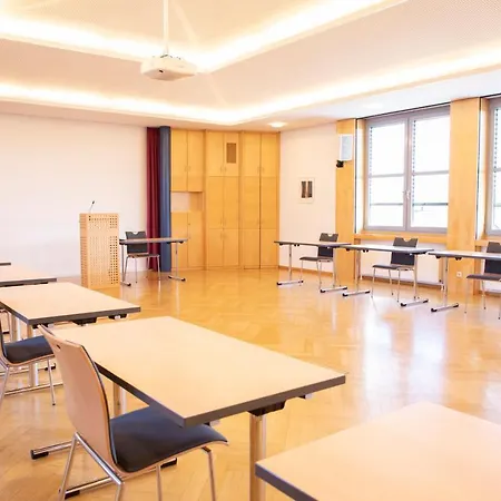 Spectrum Kirche Exerzitien-und Bildungshaus Auf Mariahilf Готель