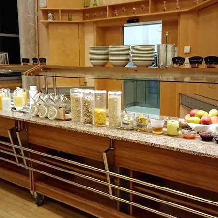 Отель Spectrum Kirche Exerzitien-und Bildungshaus Auf Mariahilf