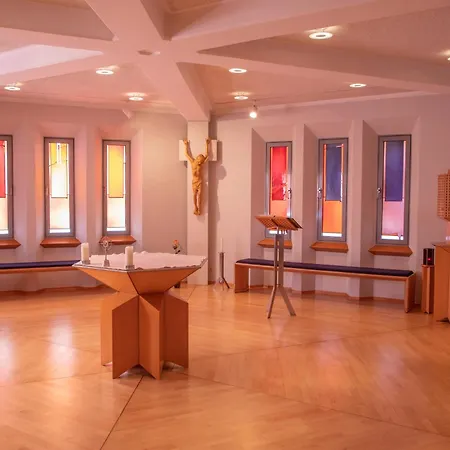 Hotell Spectrum Kirche Exerzitien-und Bildungshaus Auf Mariahilf *