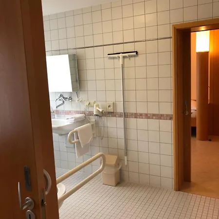 Spectrum Kirche Exerzitien-und Bildungshaus Auf Mariahilf Готель