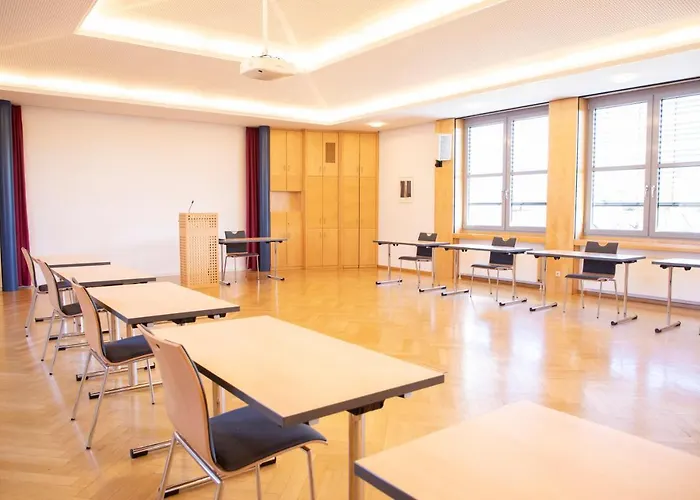 Spectrum Kirche Exerzitien-und Bildungshaus Auf Mariahilf Hotell