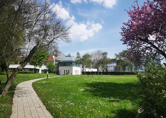 Spectrum Kirche Exerzitien-und Bildungshaus Auf Mariahilf * Passau